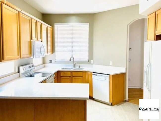 Building Photo - JUST PAINTED