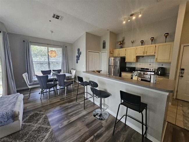 Building Photo - 8904 Legacy Ct