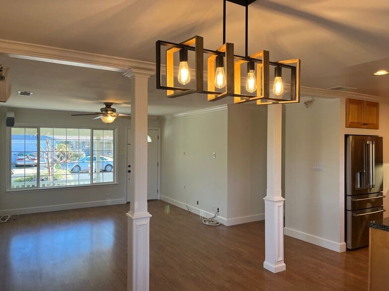 Building Photo - 1450 Carolina Dr