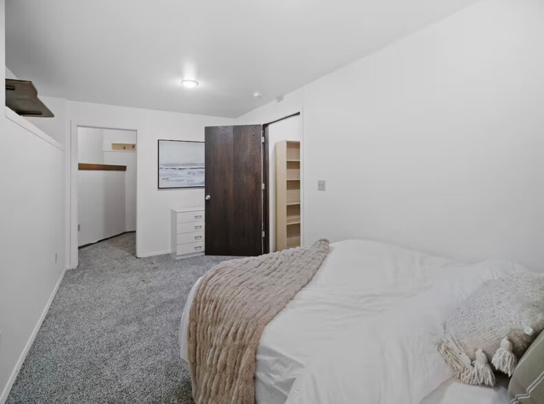 Bedroom 2 - 2117 W Riverside Ave