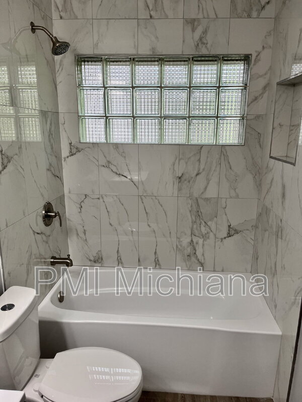 Building Photo - 3110 Voll Ln