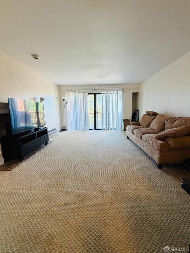 Building Photo - 930 Mission Rd