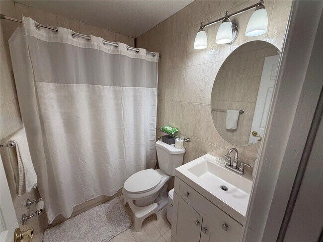 Building Photo - 6598 W 22nd Ct