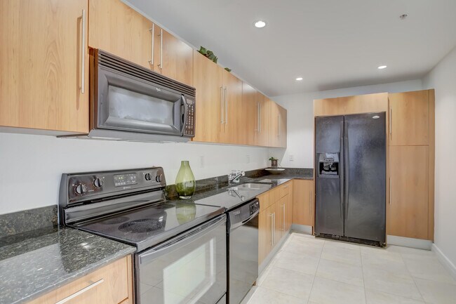 Building Photo - 3000 S Ocean Dr