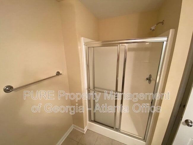 Building Photo - 2148 Sylvan Lake Dr