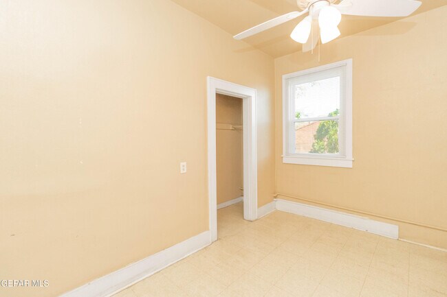 Building Photo - 1309 E Rio Grande Ave