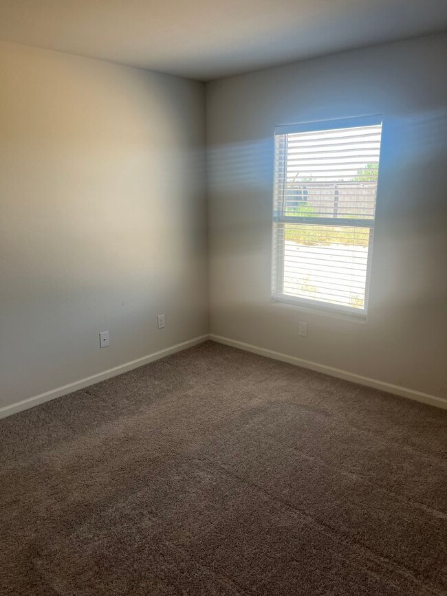 Primary Photo - 2 weeks free rent with approved applicatio...