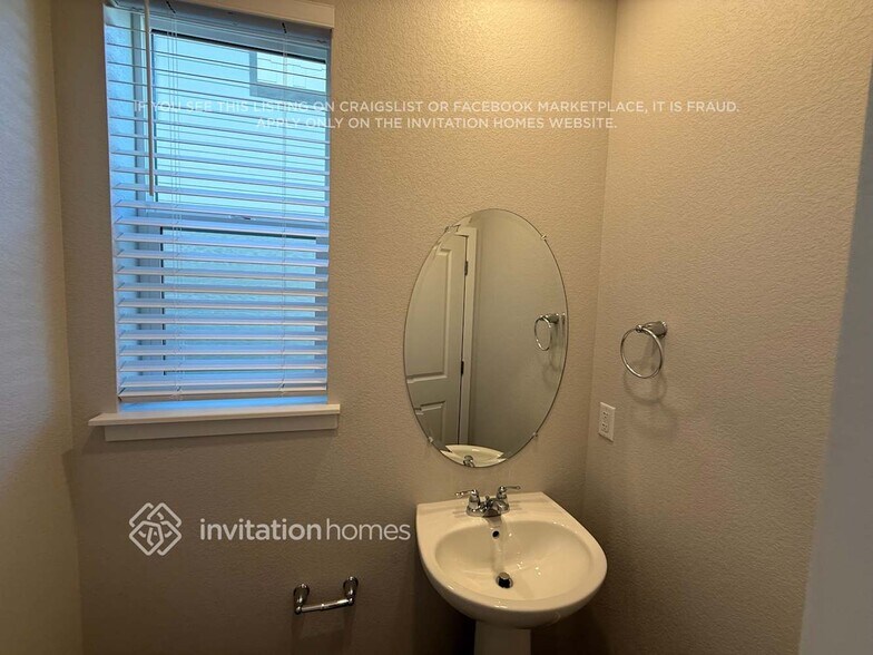 Building Photo - 4418 Trader St