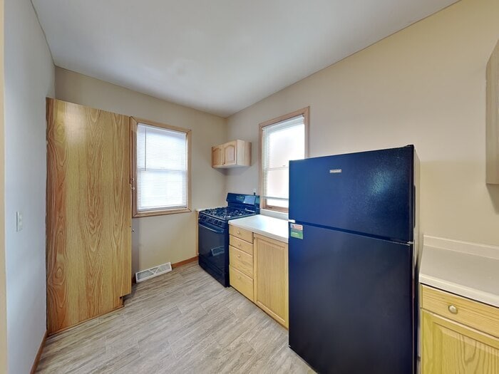 Building Photo - 3613 E 42nd St