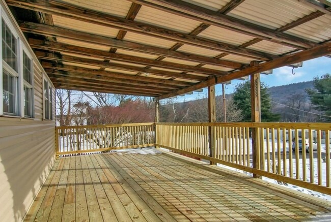 Building Photo - Coming Soon! Beautiful 3 Bedroom, 1.5 Bath...