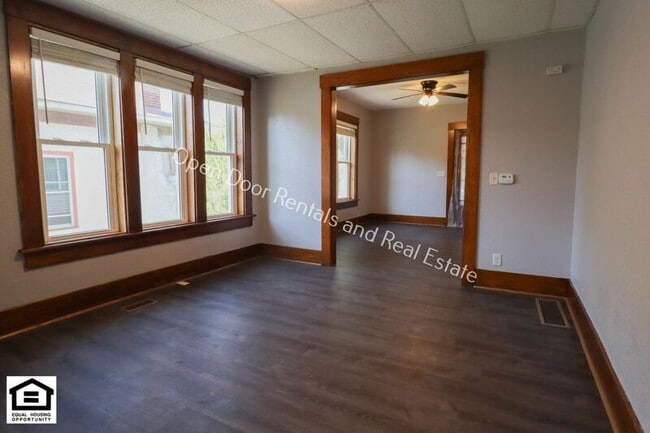 Building Photo - 302 S Walsh St