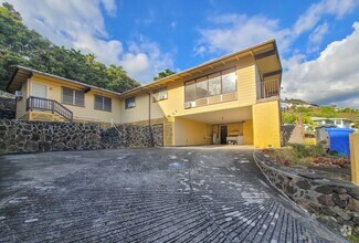 Building Photo - 4BR / 2.5Bath / 2+Pkg - Home in Moanalua G...