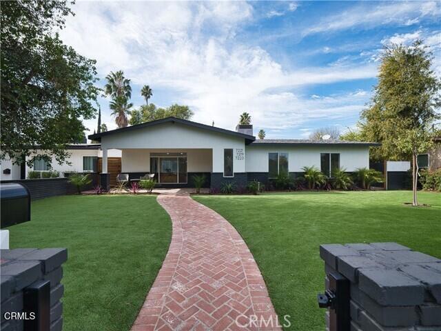 Building Photo - 7223 Fallbrook Ave