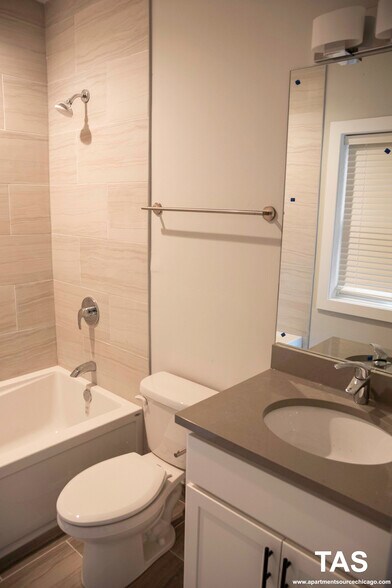 Building Photo - 2320 N Southport Ave