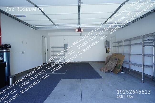 Building Photo - 752 Roseum Ct