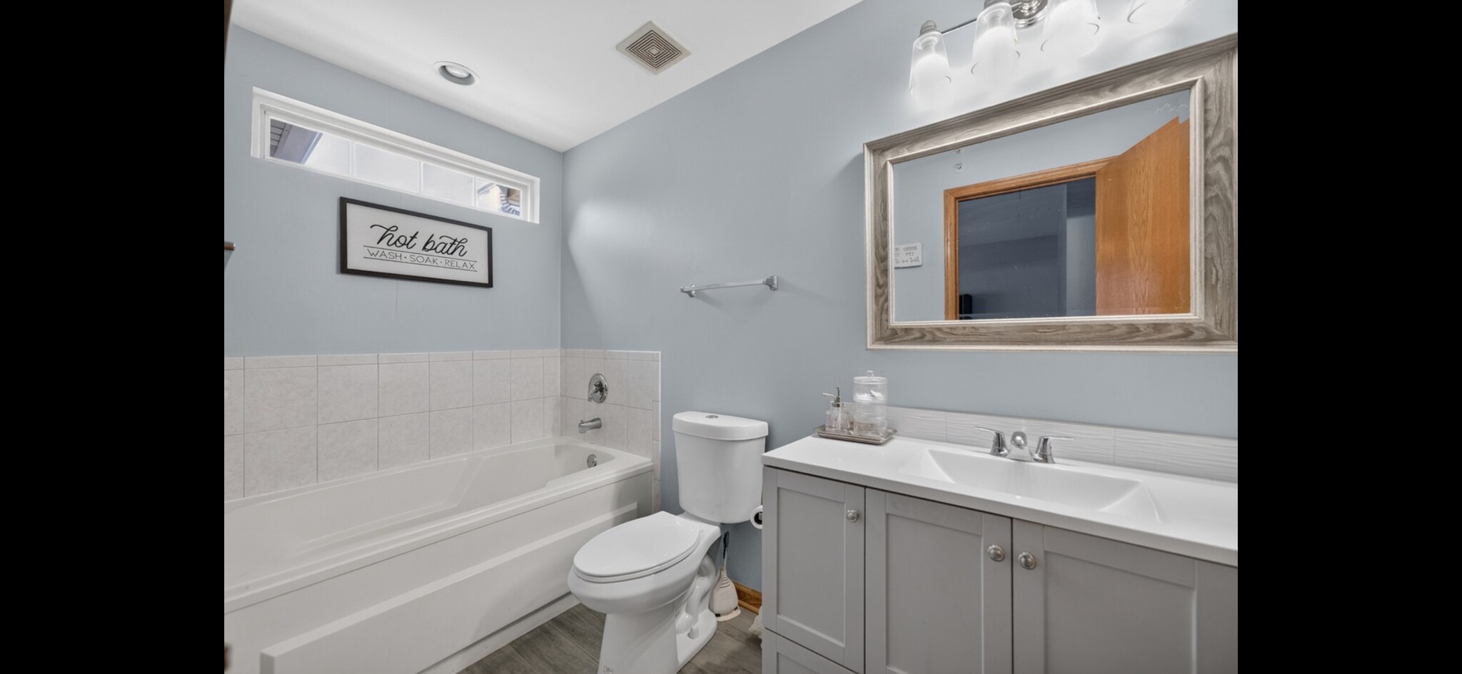 Building Photo - 949 Tanager Ct