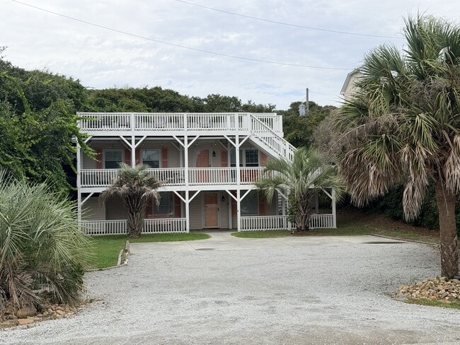 Building Photo - 5708 Emerald Dr