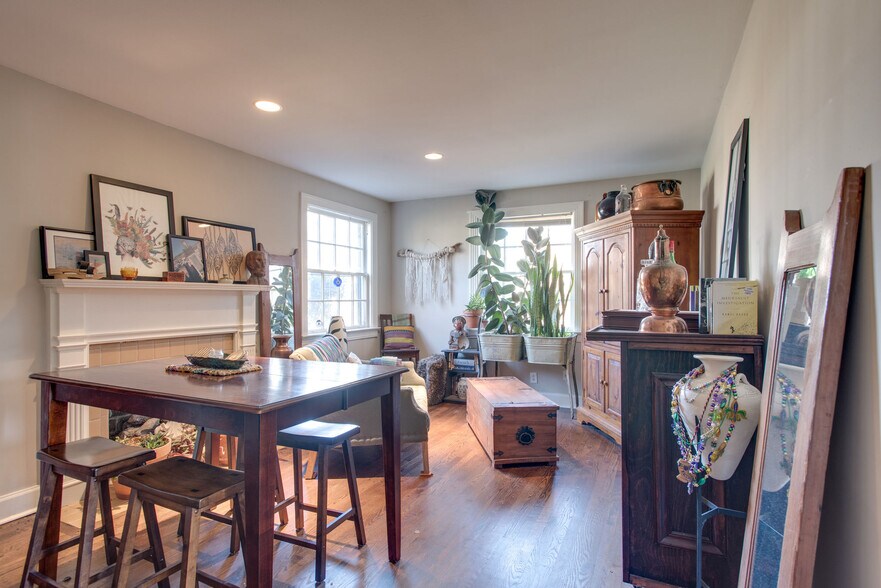 Building Photo - 253 Thuss Ave