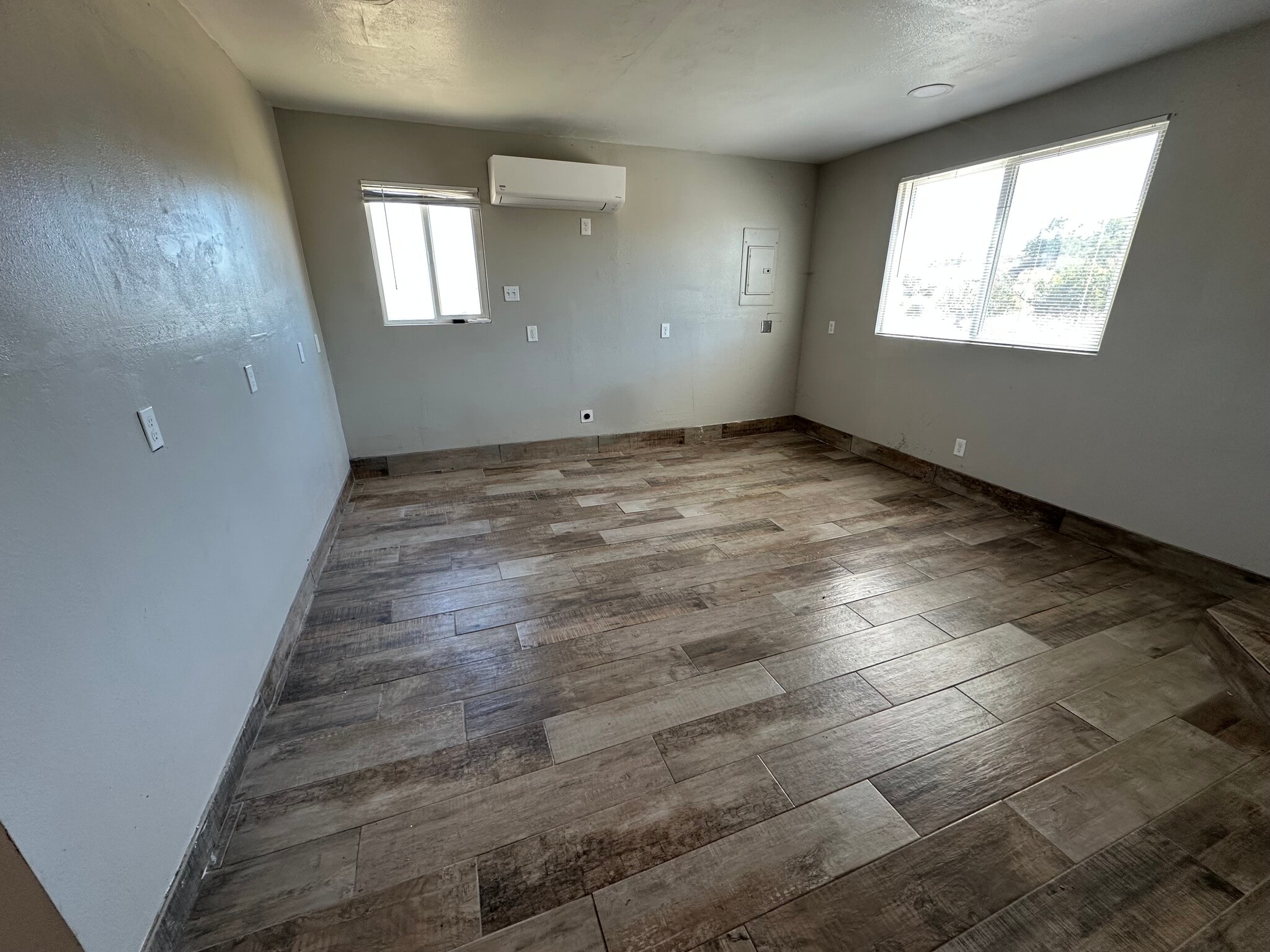 Building Photo - 1431 Tierra del Sol Rd