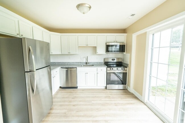 Building Photo - 30X Eudowood Ln