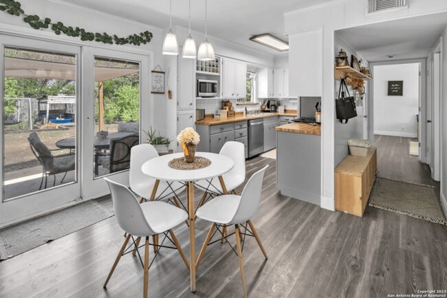 Building Photo - 4131 Bikini Dr
