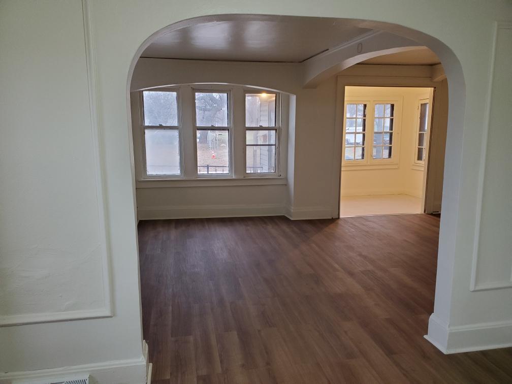 Large living room lower - 1310 W Clarke St