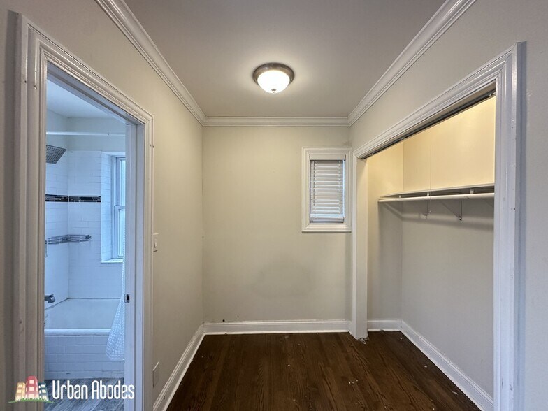 Building Photo - 2133 N Dayton St