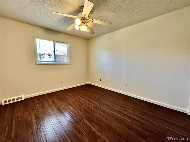 Building Photo - 9032 E Lehigh Ave