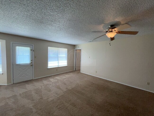Building Photo - 1510 Rose Ave