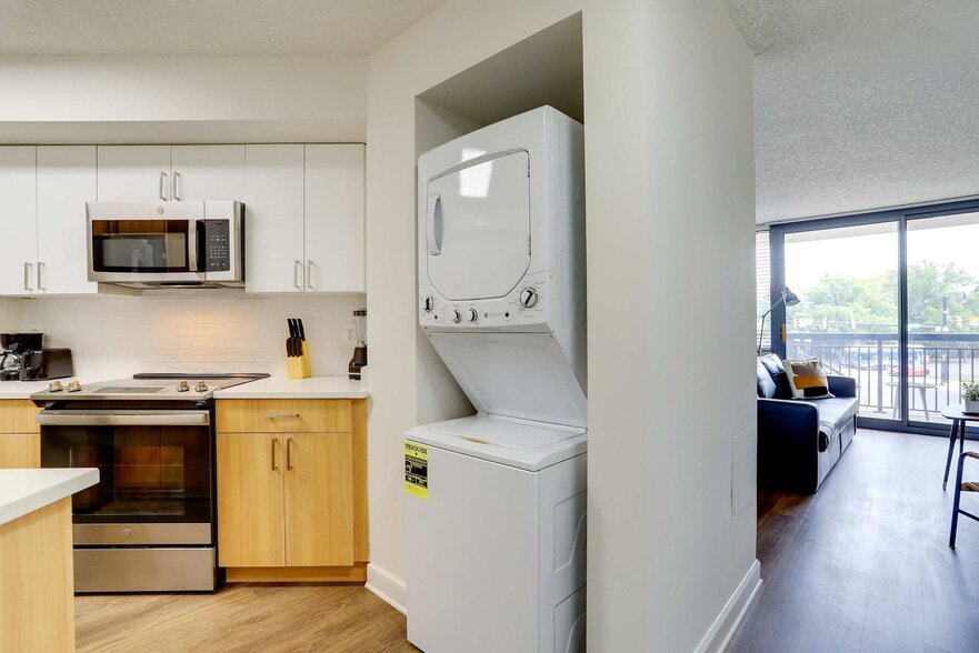 Building Photo - 801 15th St S