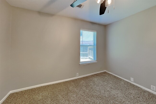 Building Photo - 10202 Dr Peridot Cove