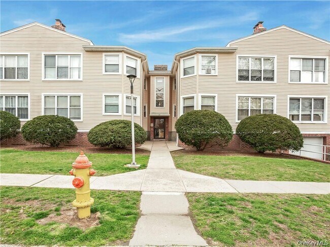 Building Photo - 15 Quinby Ave