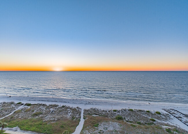 Building Photo - 880 Mandalay Ave