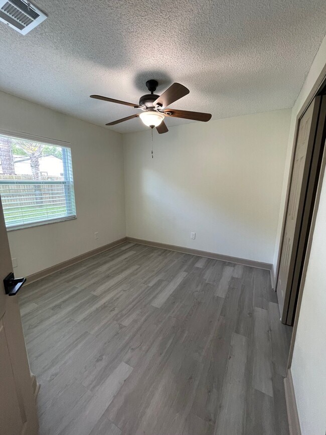 Building Photo - 660 Macduff Ln