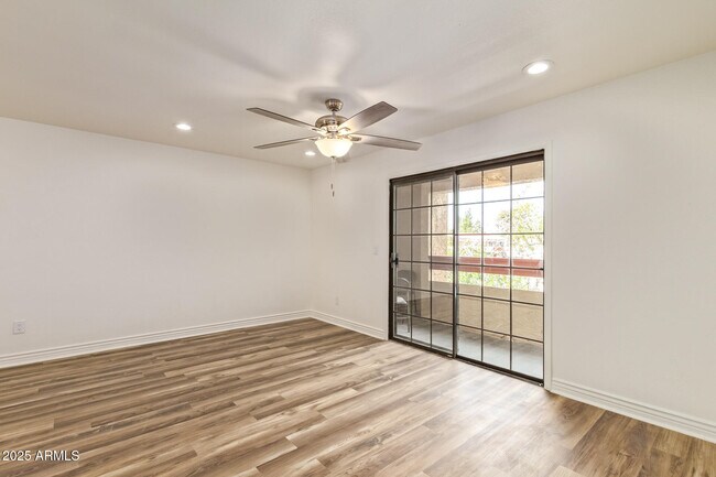 Primary Photo - 3131 W Cochise Dr