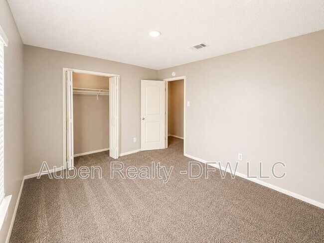 Building Photo - 509 S Beverly St