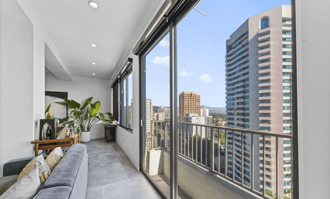 Building Photo - 10501 Wilshire Blvd