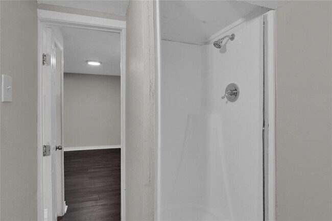 Building Photo - 5623#1 Barremore St