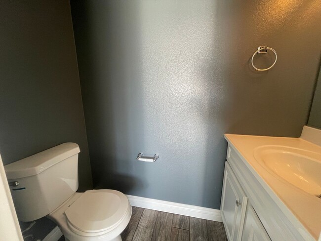 Building Photo - Kona Kai Community 2 Bedroom 1/5 Bath Corn...