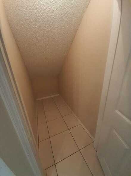 Building Photo - 10336 Fox Trail Rd S