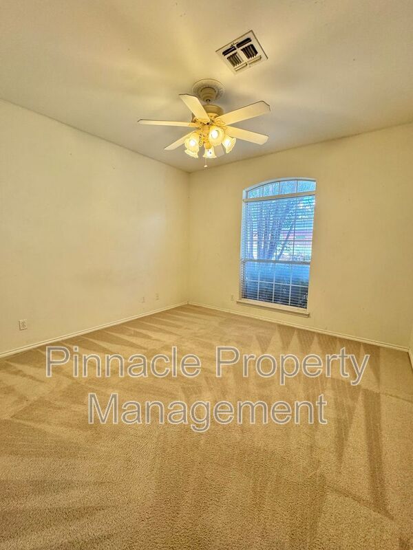 Building Photo - 1 Southridge Dr