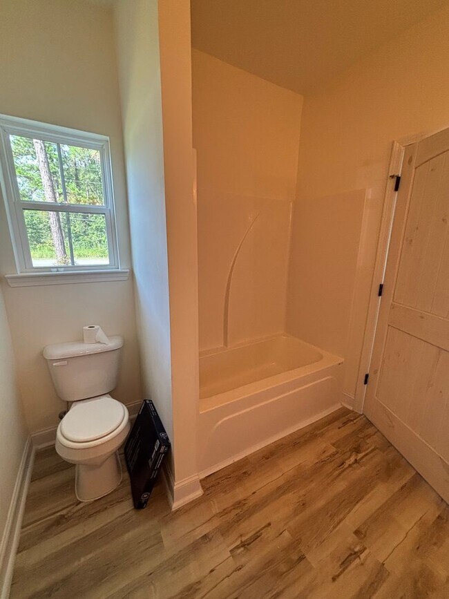 Building Photo - Brand New 3 Bedroom, 2 Bathroom Duplex in ...