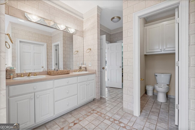 Building Photo - 339 Willow Dr