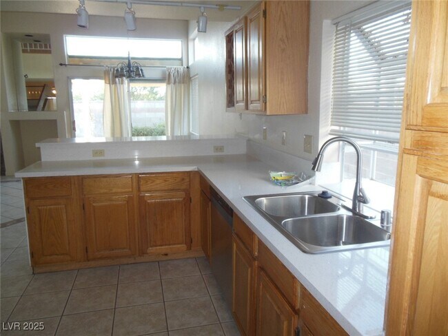 Building Photo - 2047 Angel Falls Dr