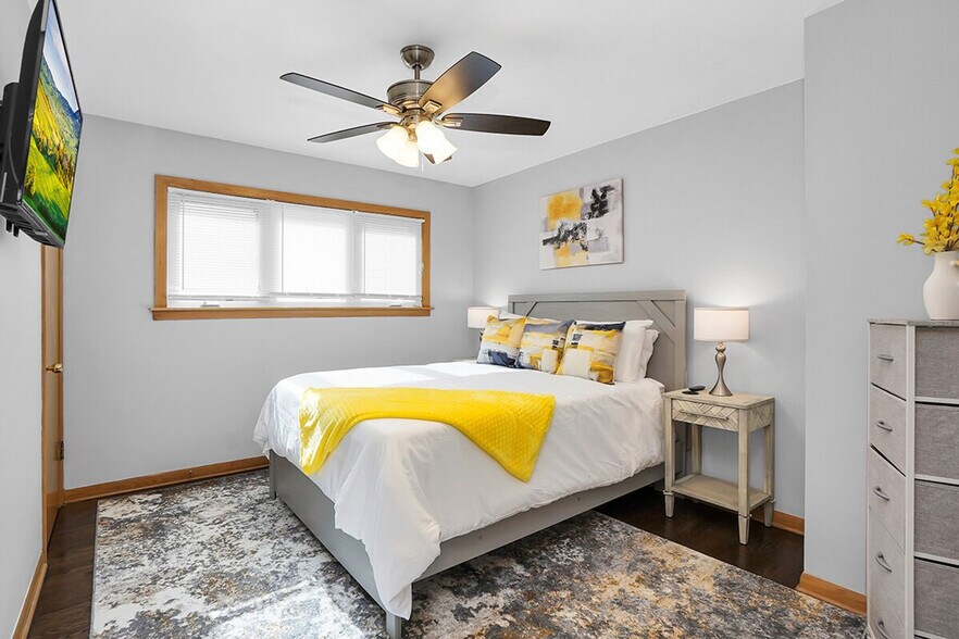 Building Photo - 6059 W 64th St