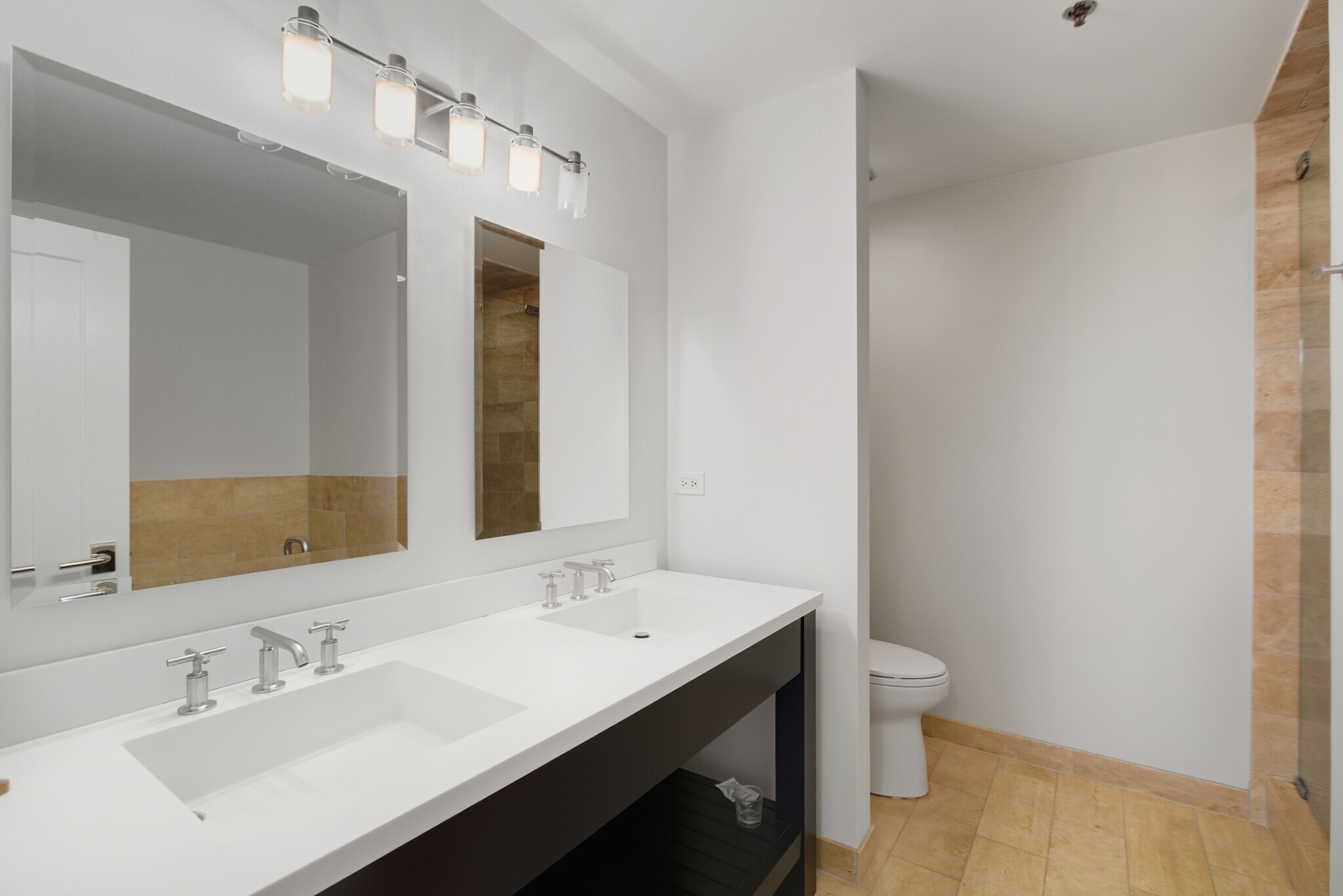 Building Photo - 525 W Superior St