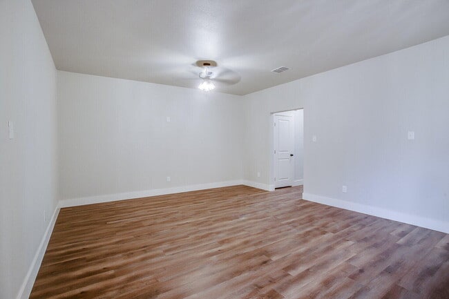 Building Photo - 2530 137th St
