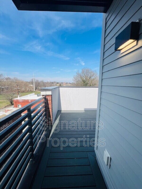 Building Photo - 712 High St