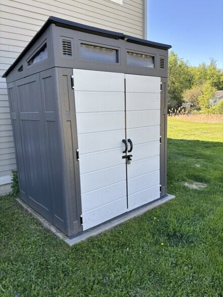 Outside Storage Bin - 80 Keltan Hts