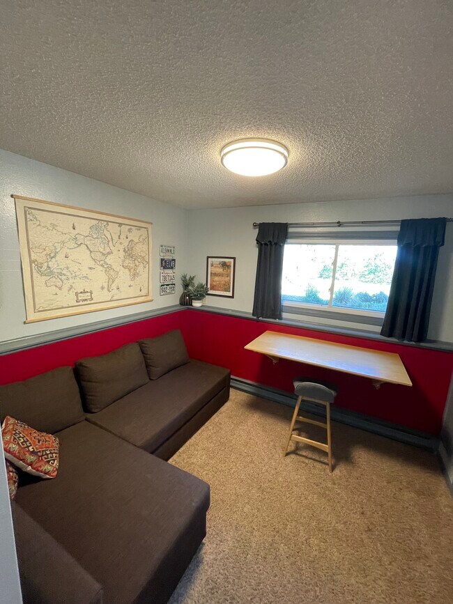 Building Photo - 2830 Sombrero Ln